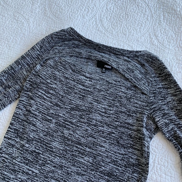 Aritzia Wilfred Free Long Sleeve Peephole Top - Picture 8 of 9